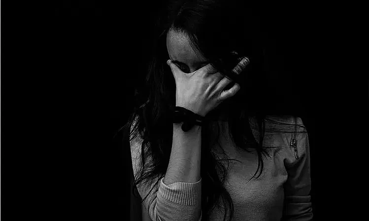 Ám ảnh 'thua kém bạn bè' đẩy người trẻ vào trầm cảm