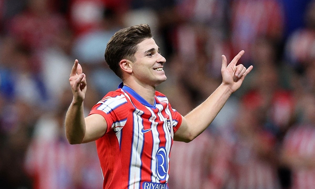 Barca hỏi mua Julian Alvarez giá 117 triệu USD