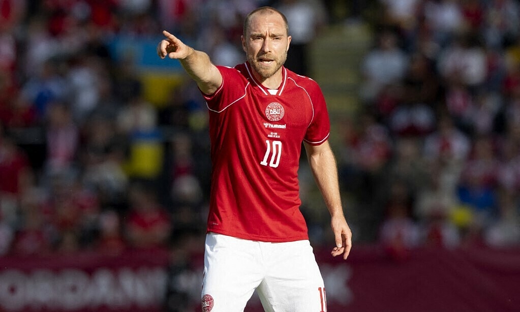 Eriksen lại đổ gục trên sân