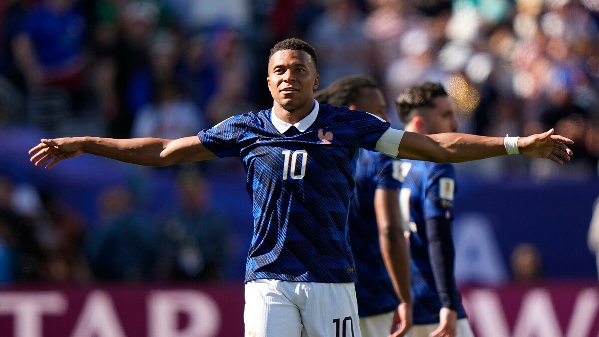 Mbappe phá kỷ lục ghi bàn ở tuyển Pháp