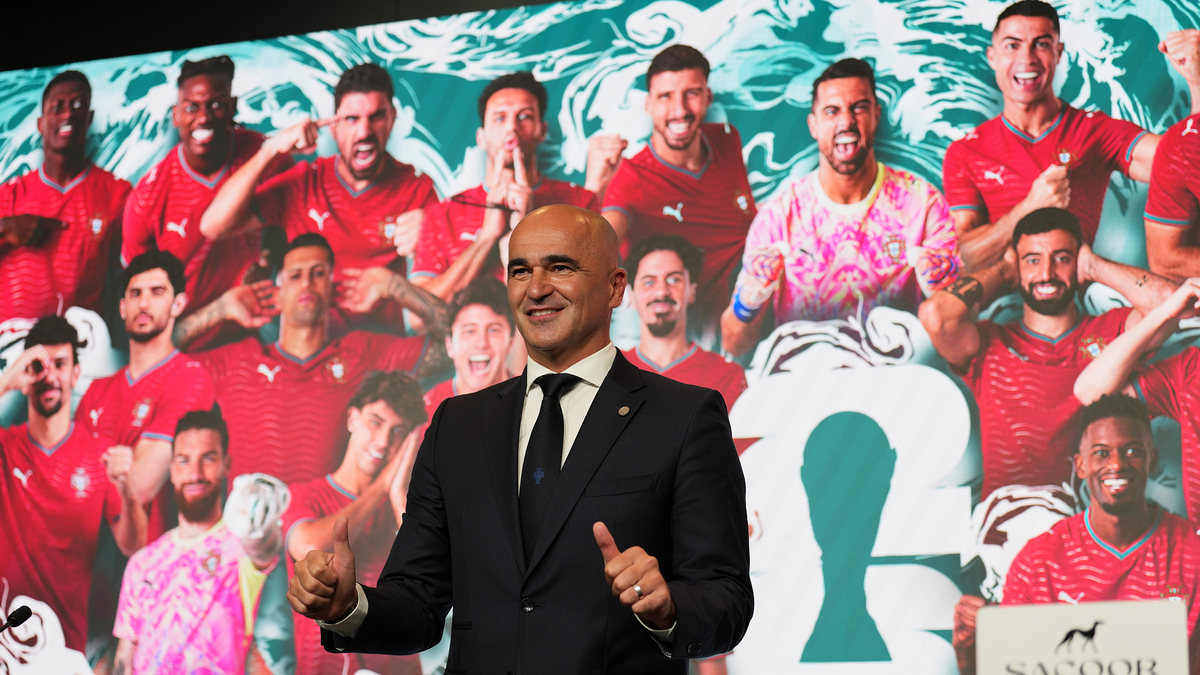 HLV Martinez chia tay tuyển Bồ Đào Nha sau World Cup 2026