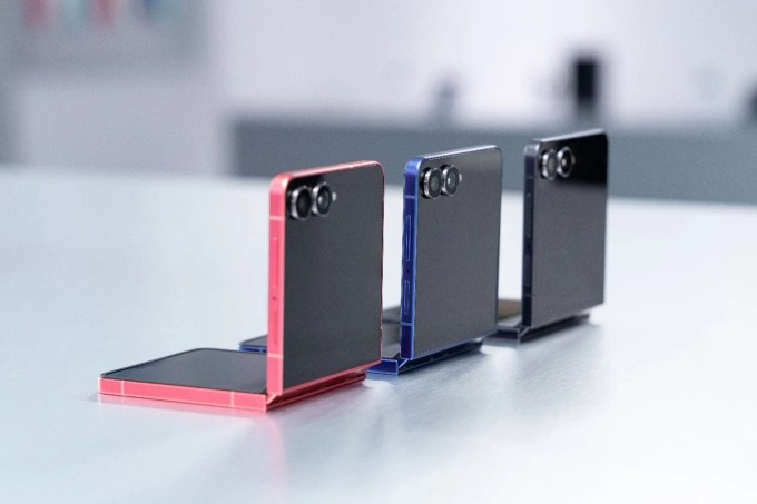 z-flip-3.jpg